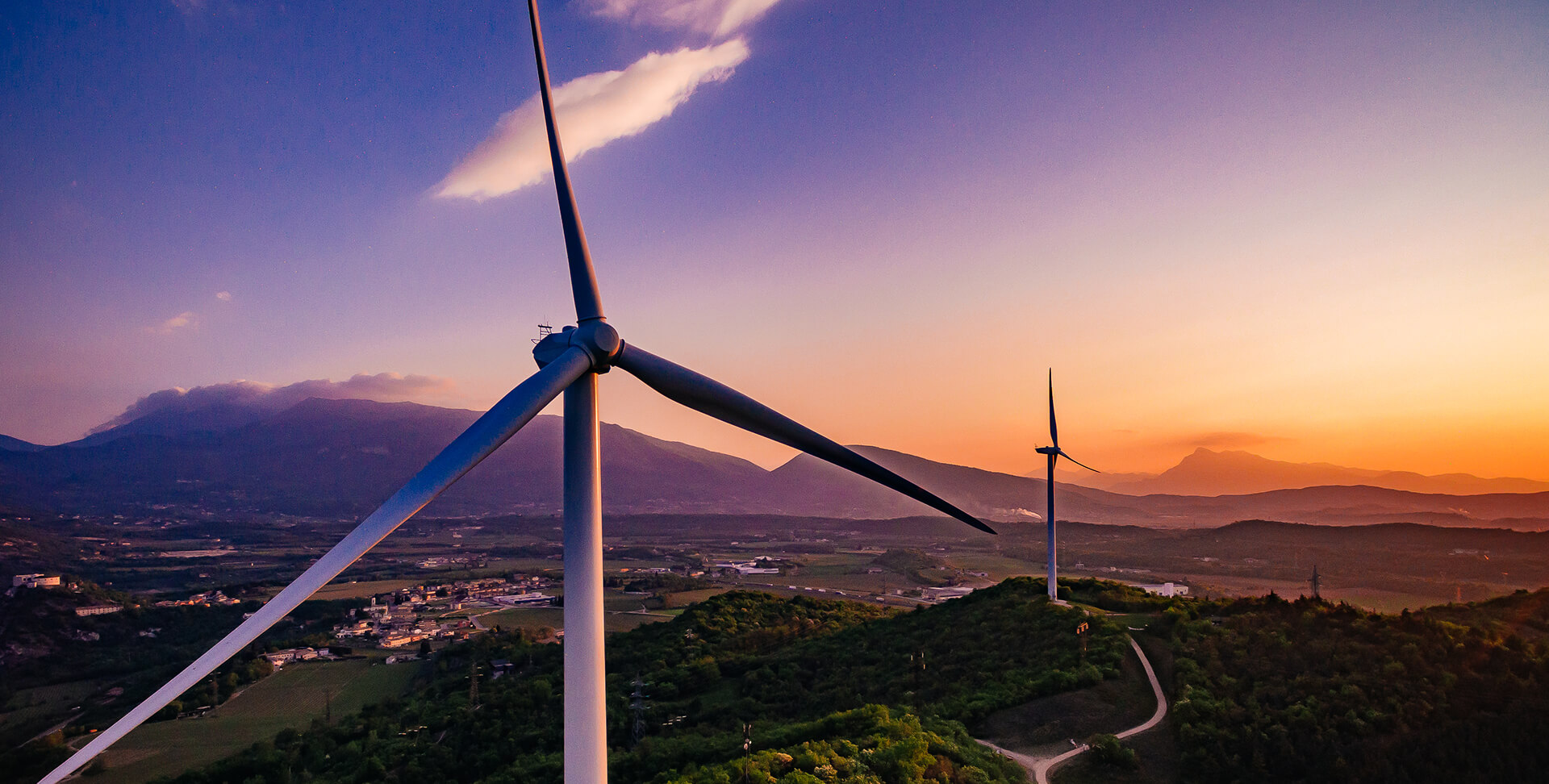 The Future of Solar: Innovations to Watch in 2025 - ISB Latam